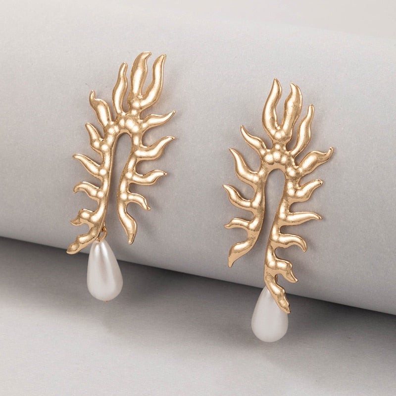 Coral earrings with freshwater pearl