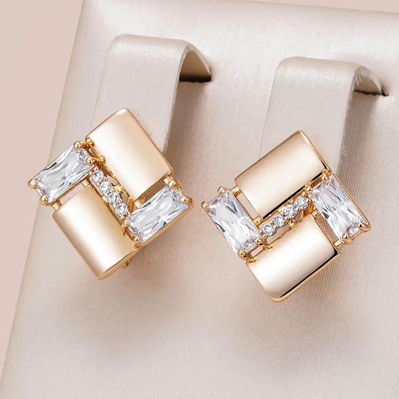 Geometric Elegant Earrings with Zirconia in Gold
