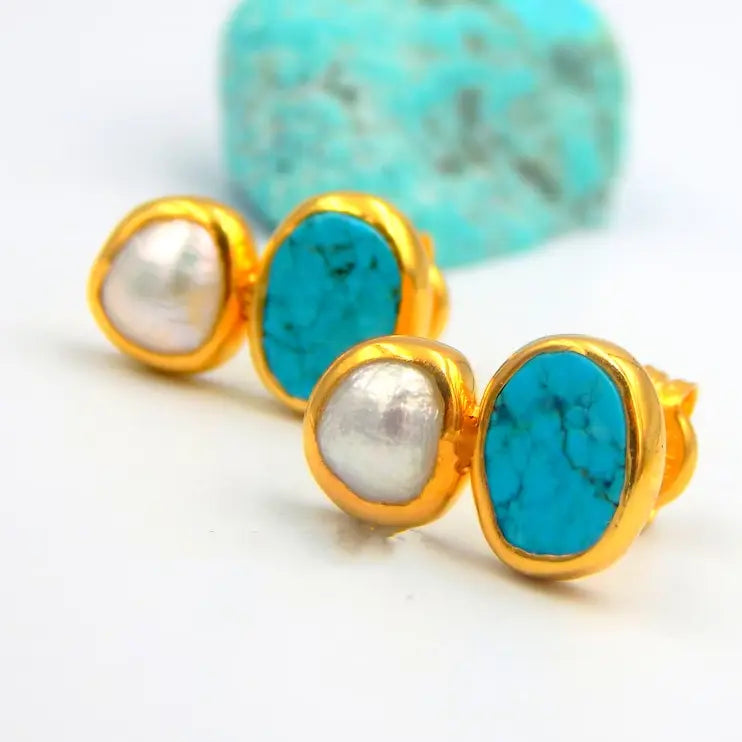 Golden Vintage Earrings with Turquoise Stone