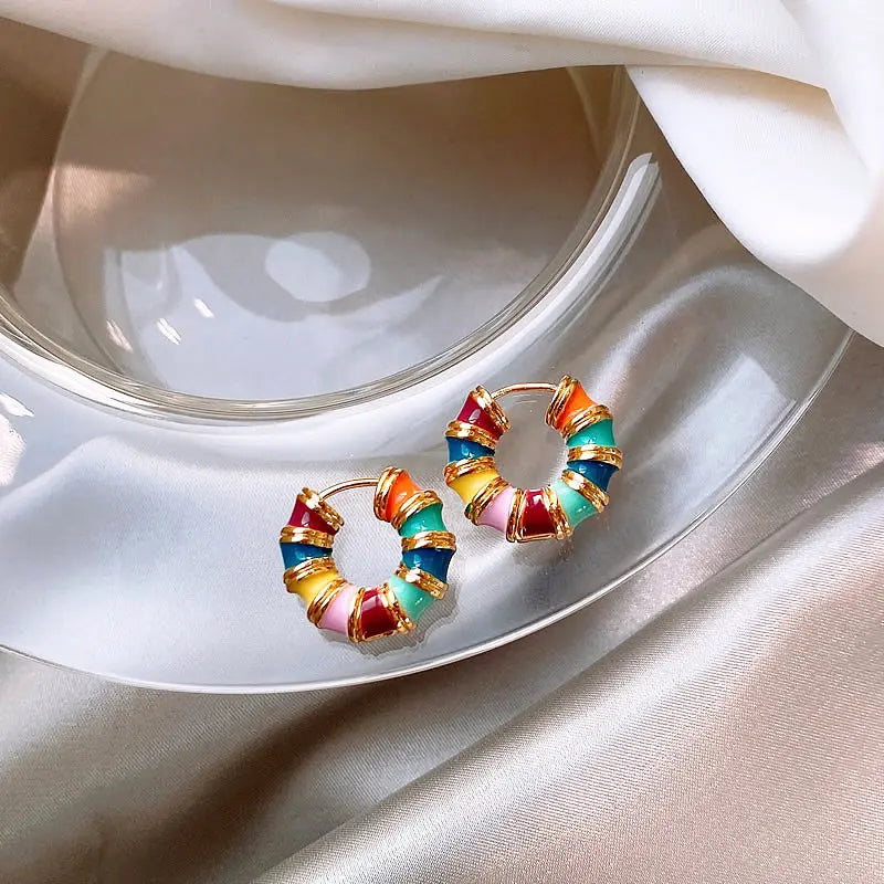 Elegant earrings with multicolored enamel