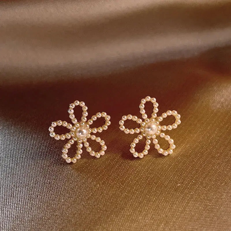 Elegant Pearl Flower Earrings