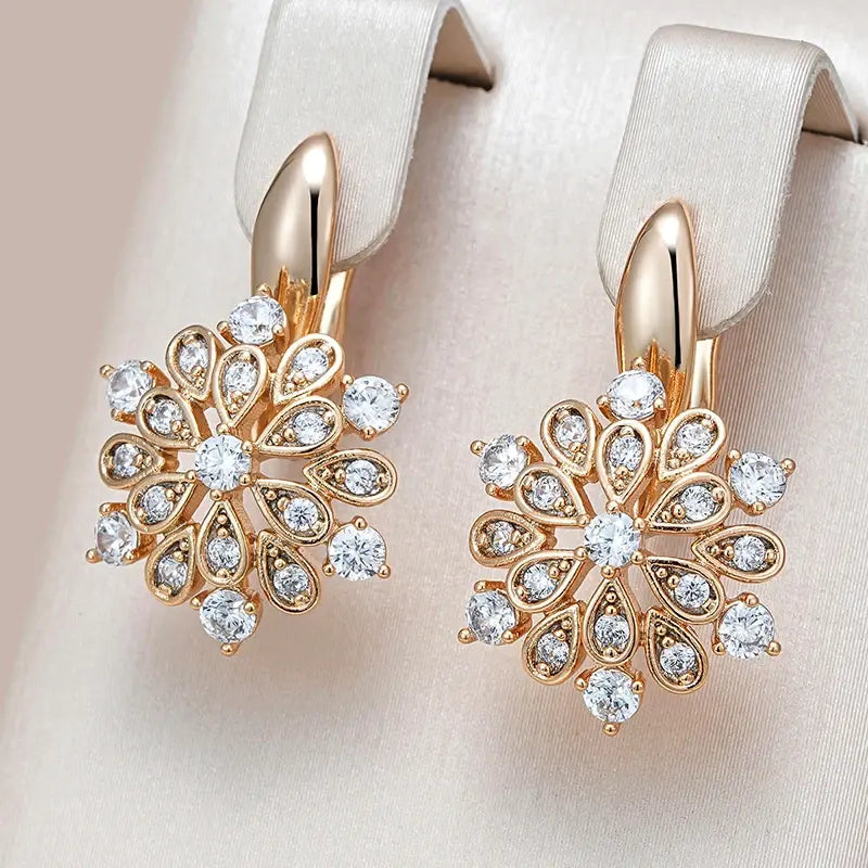 Elegant shiny gold earrings