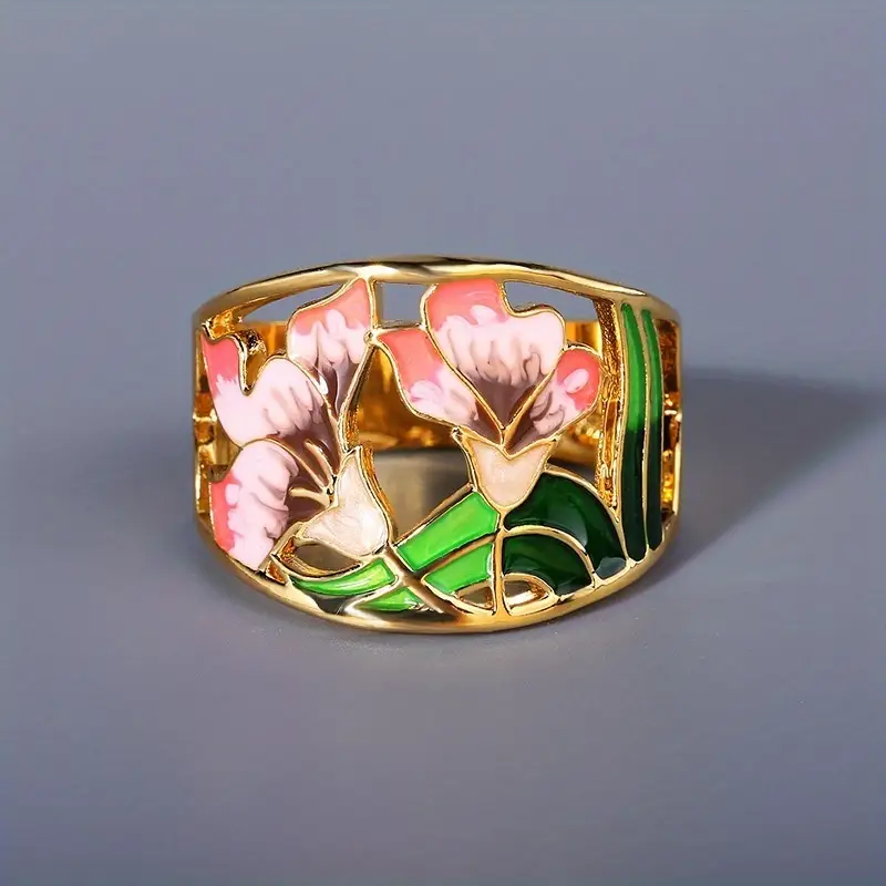 Golden flower ring with enamel