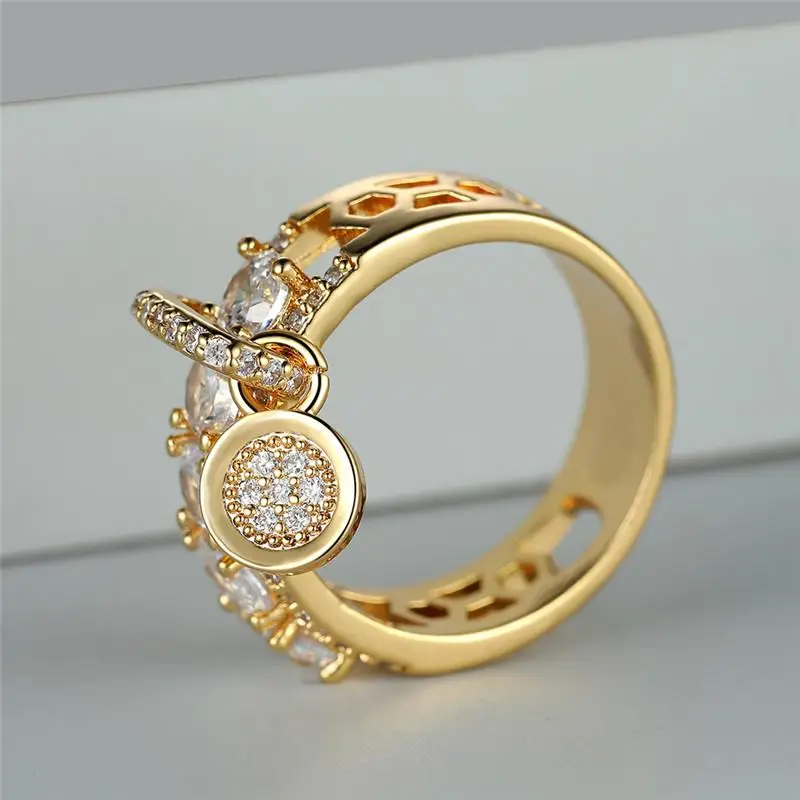 Ring with sparkling charms