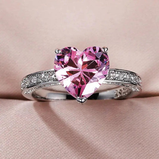 Adjustable heart-shaped ring made of zirconium in silver