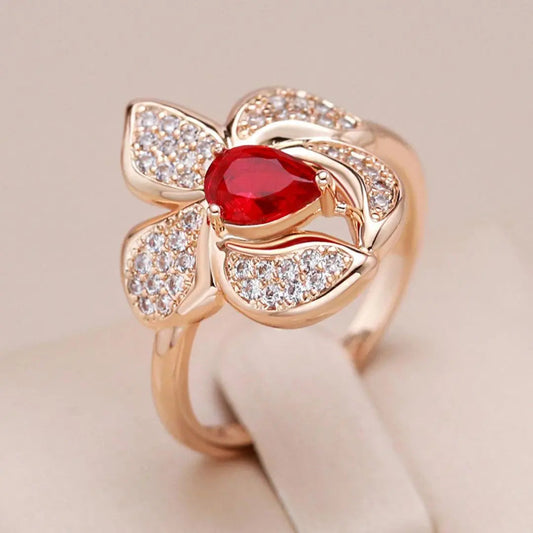 Elegant ring with red-gold crystal