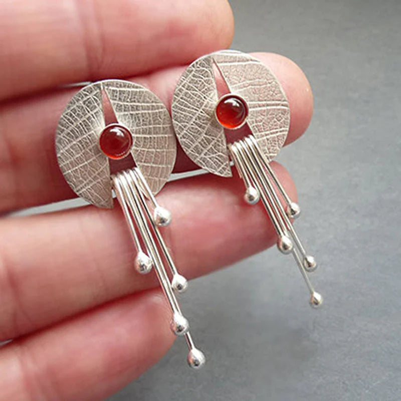 Earrings with red crystal
