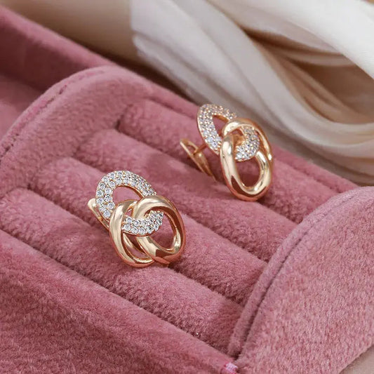 Elegant earrings with cubic zirconia in gold