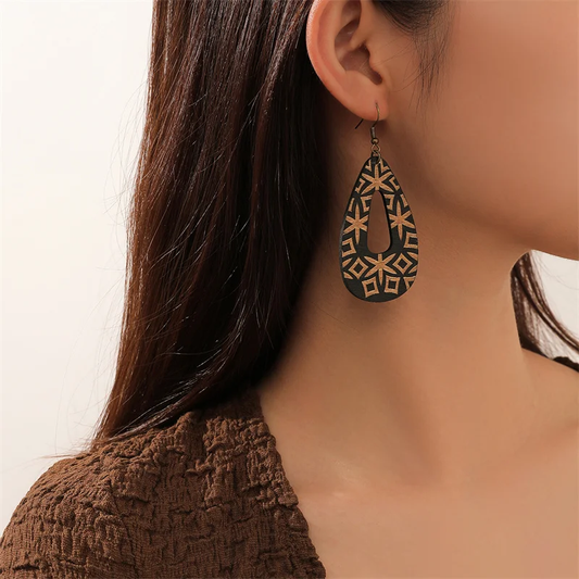 Vintage Drop Earrings in Black