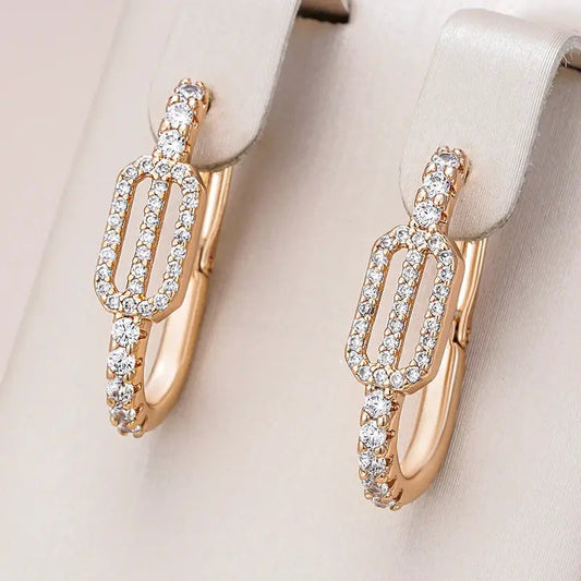 Elegant, shiny gold earrings