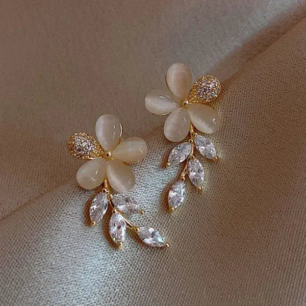 Elegant hanging earrings with flowers
