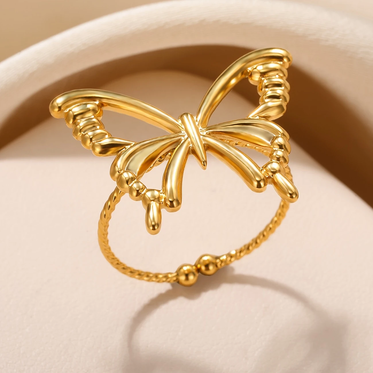 Thin Butterfly Ring in Gold