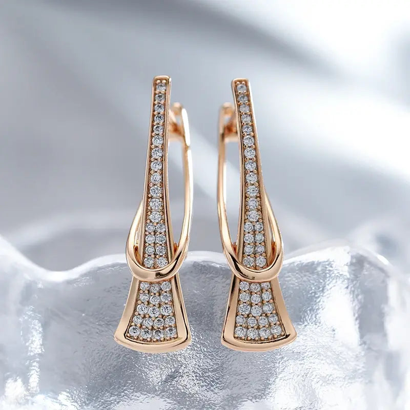 Luxurious Zirconia Earrings Made of Gold