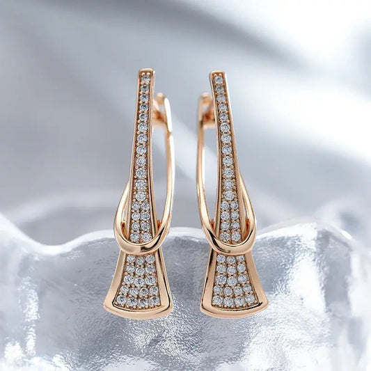 Luxurious Zirconia Earrings Made of Gold